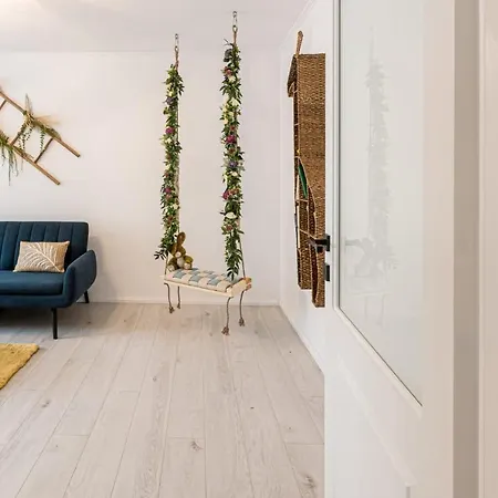 Apartment Dianthus Zona Casa De Cultura - 15 Min Walk To Neversea Constanta